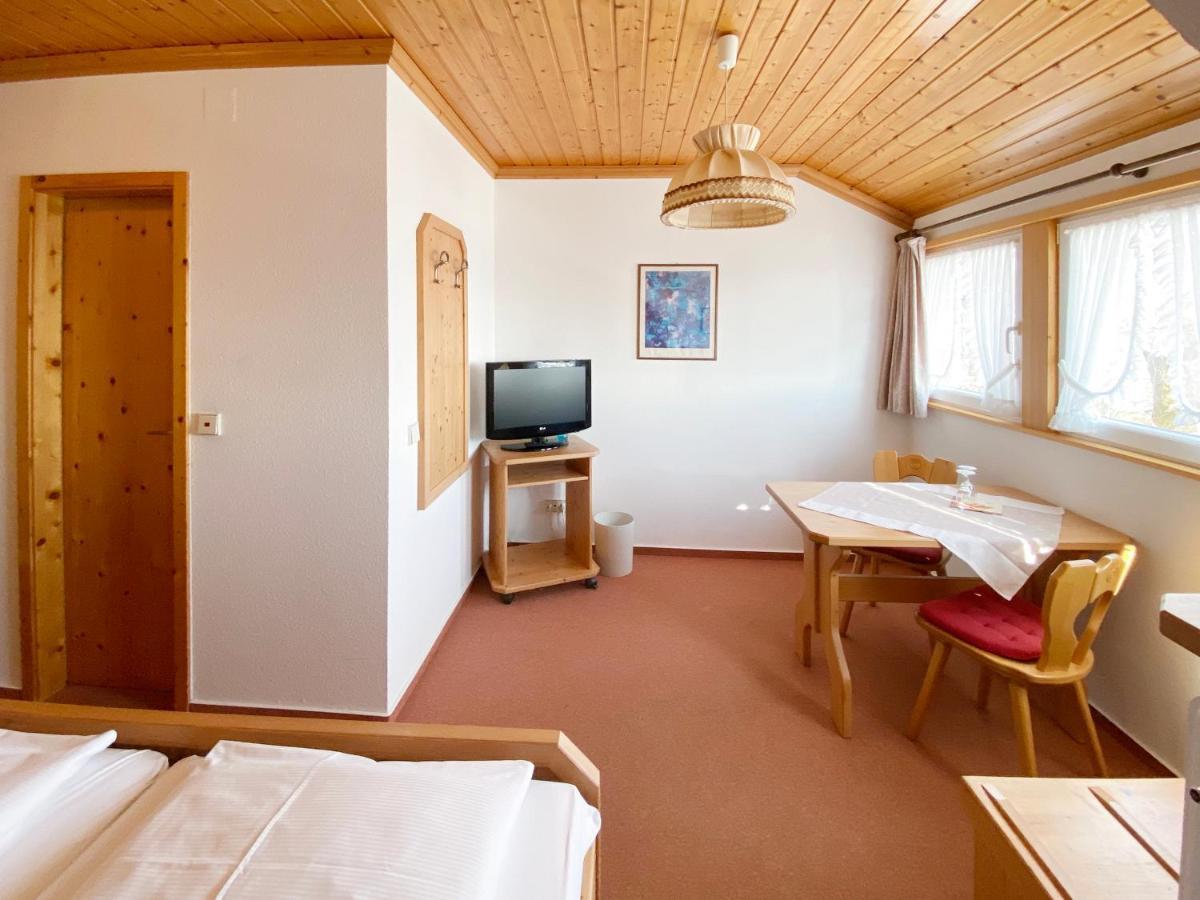 Landgasthof Roessle Uehlingen-Birkendorf Exterior photo